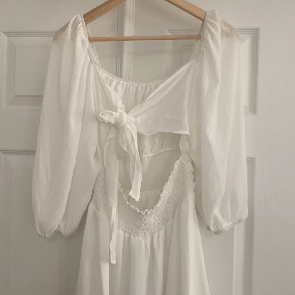 Boutique White Dress Bow Tie Back Baby Doll Mini Dress - Size: M - Picture 3 of 3